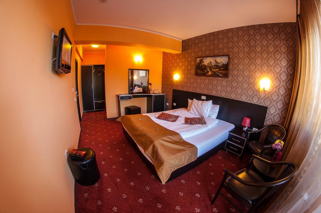 Carpatic Hotel Predeal Exterior photo