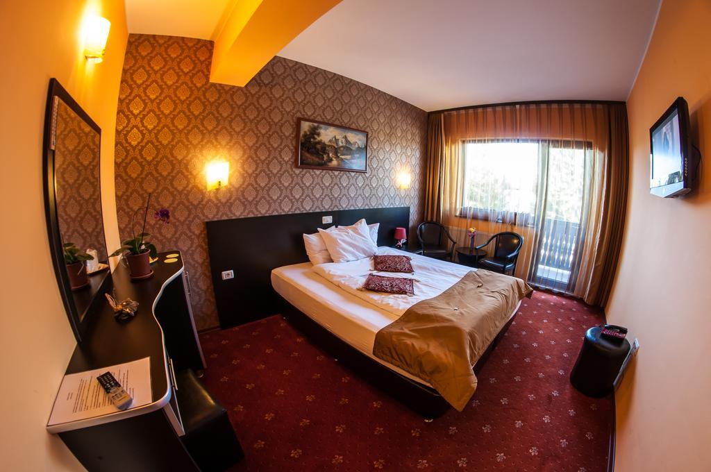 Carpatic Hotel Predeal Room photo