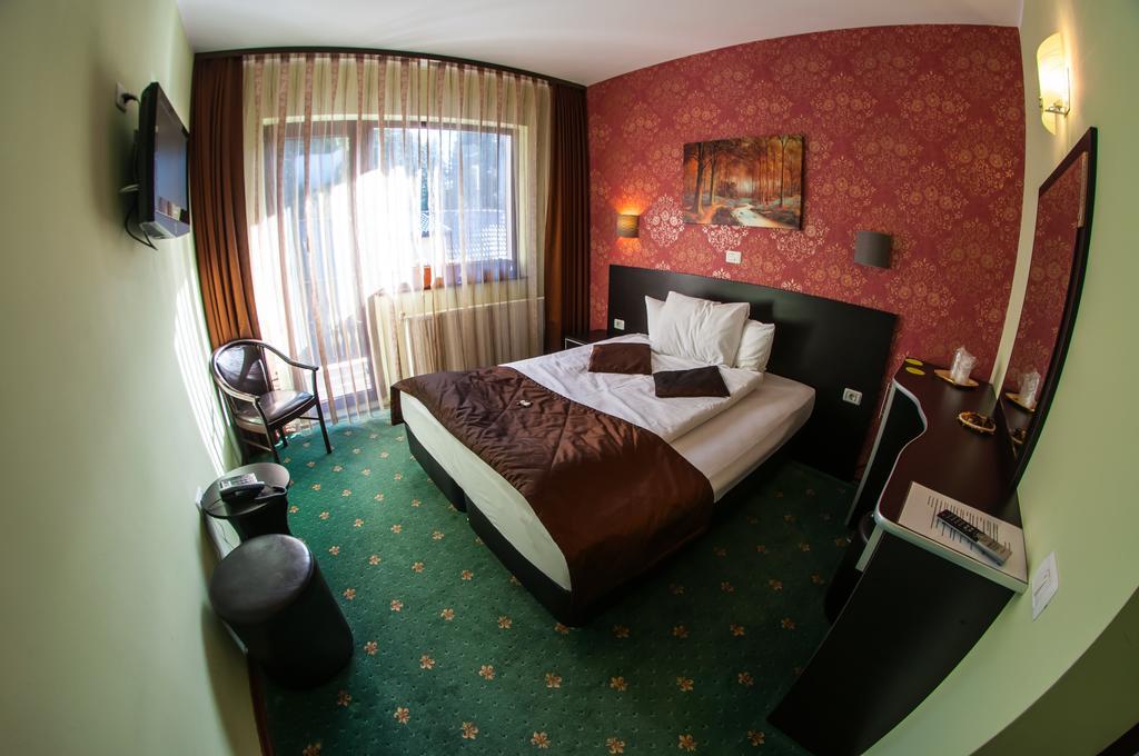 Carpatic Hotel Predeal Room photo