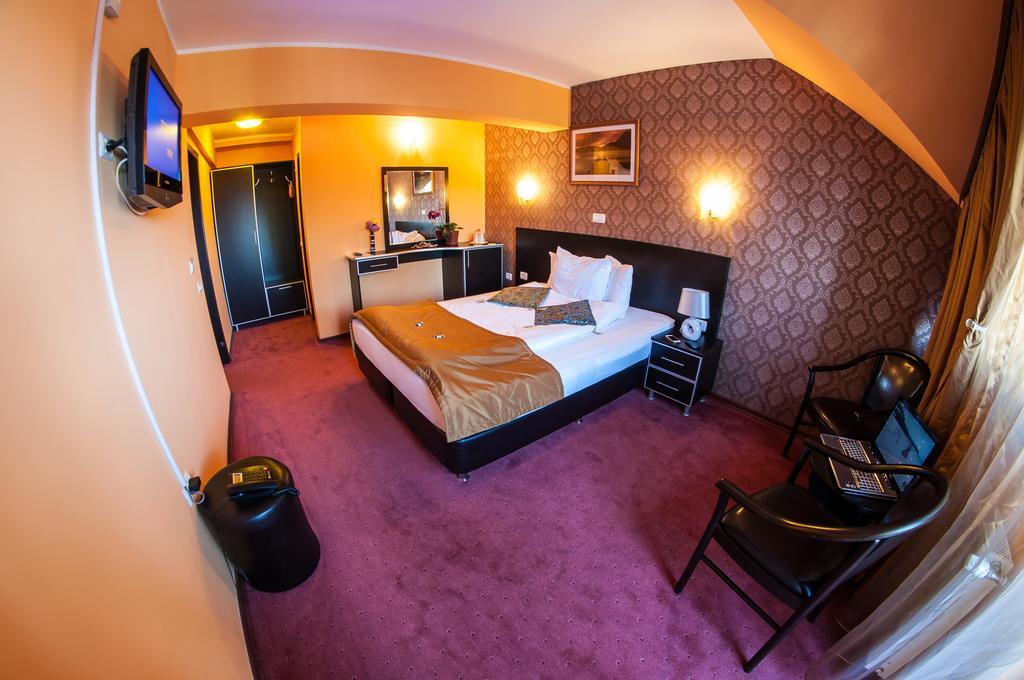 Carpatic Hotel Predeal Room photo